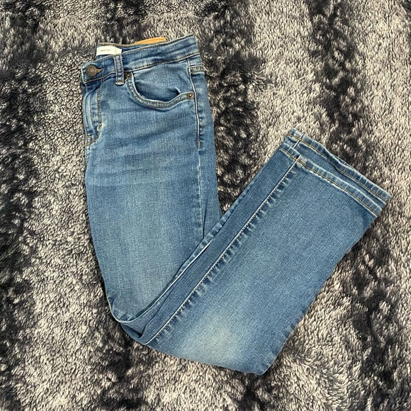 Levi’s Girls Youth Size 10 Blue Denim Bootcut Adjustable Jeans - Picture 2 of 8